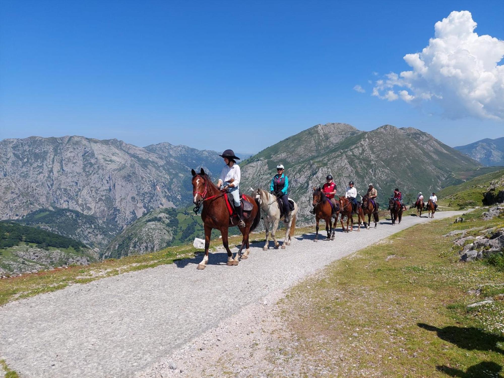 Hosteria Picos De Europa โปเตส ภายนอก รูปภาพ